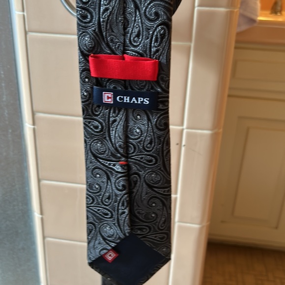 Necktie - Picture 2 of 5